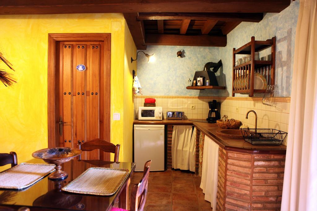 Apartamentos Rurales La Solana Робледийо де Гата Екстериор снимка