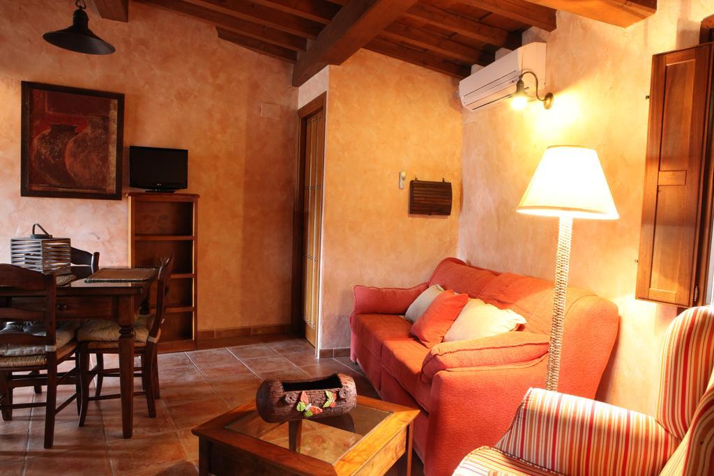 Apartamentos Rurales La Solana Робледийо де Гата Екстериор снимка